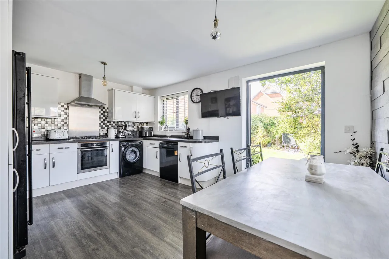 Megson Drive, Lee-On-The-Solent, photo 5
