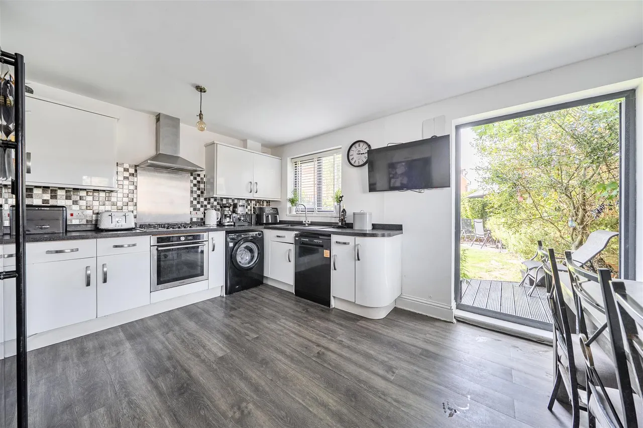 Megson Drive, Lee-On-The-Solent, photo 6