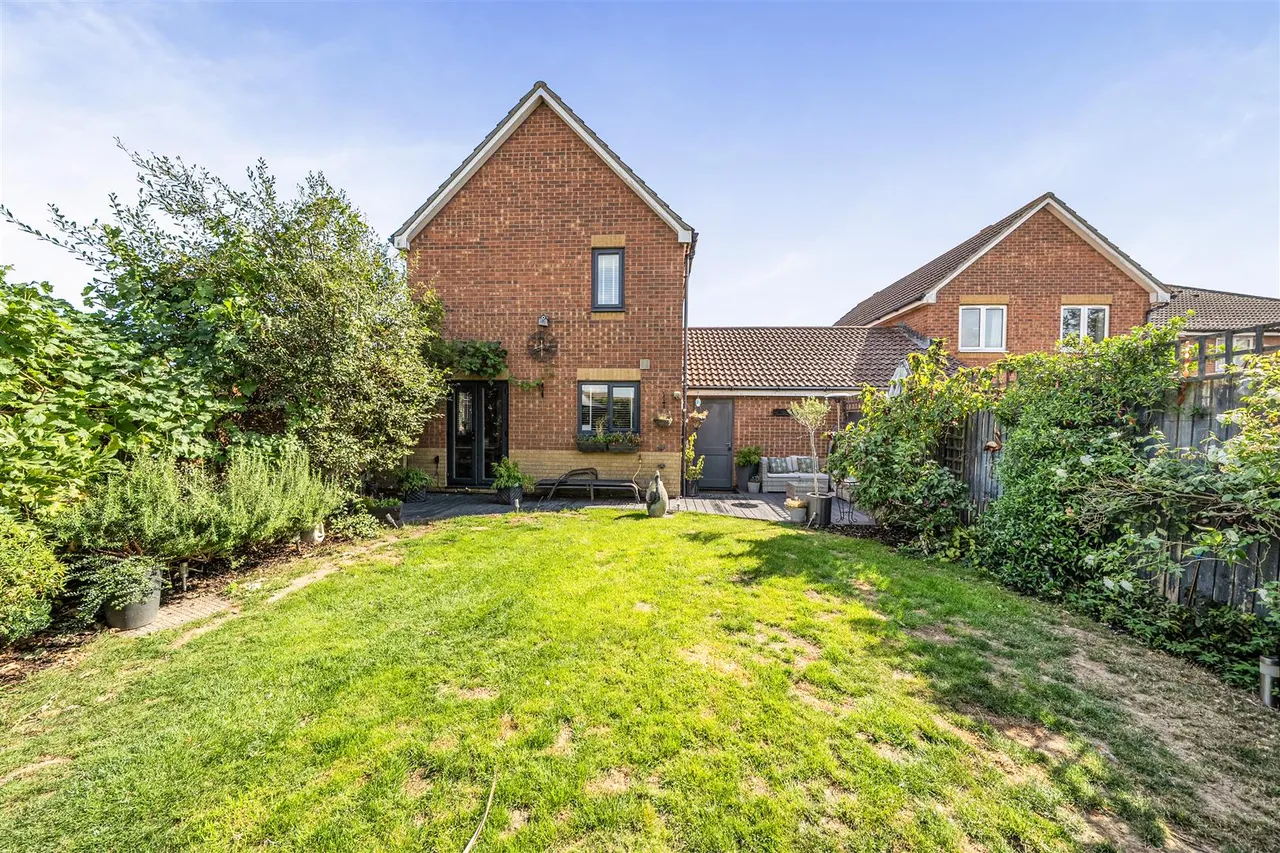 Megson Drive, Lee-On-The-Solent, photo 10