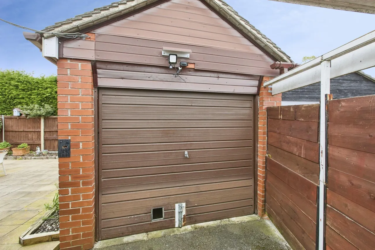 York Road, Church Gresley, DE11, photo 18