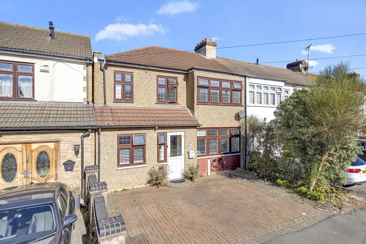 4 bed house for sale, Riversdale Road, Romford, RM5