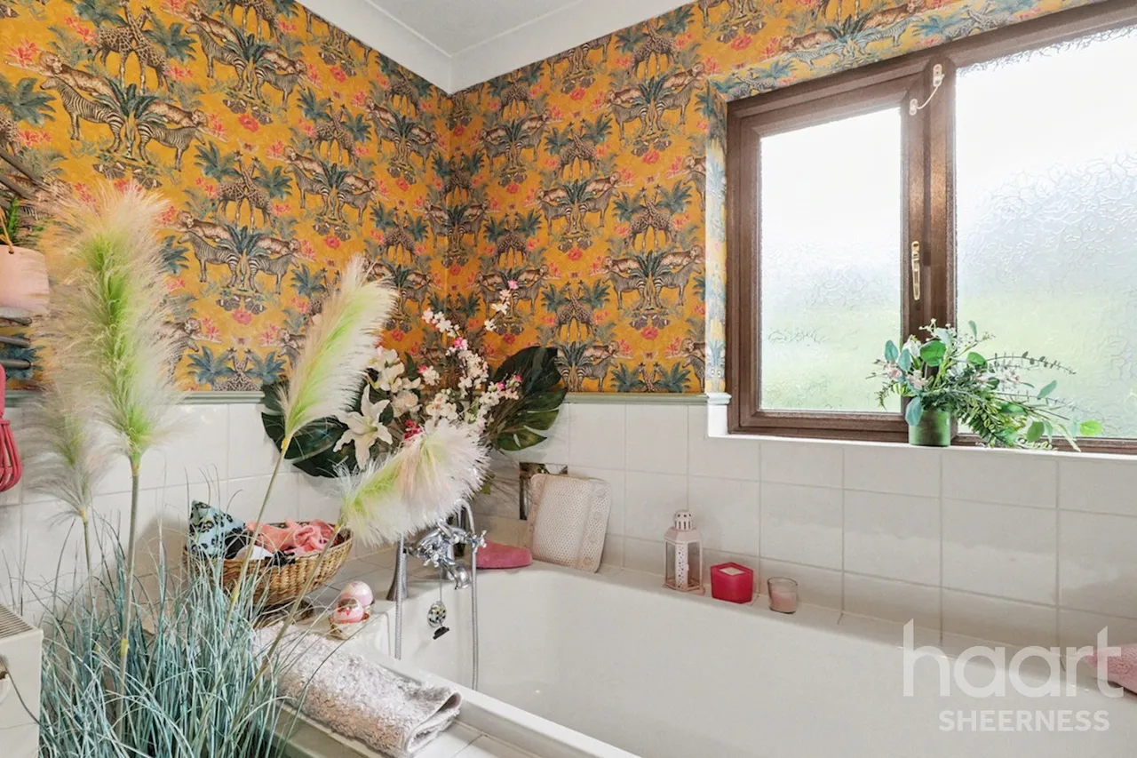 Queenborough Drive, Minster, ME12, photo 35