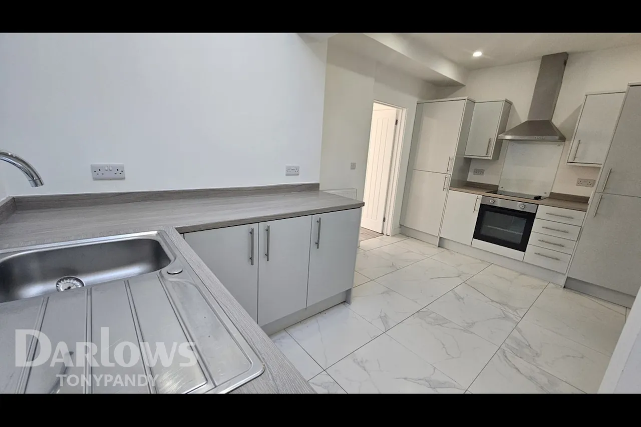 Tyntyla Road, Llwynypia, CF40, photo 9
