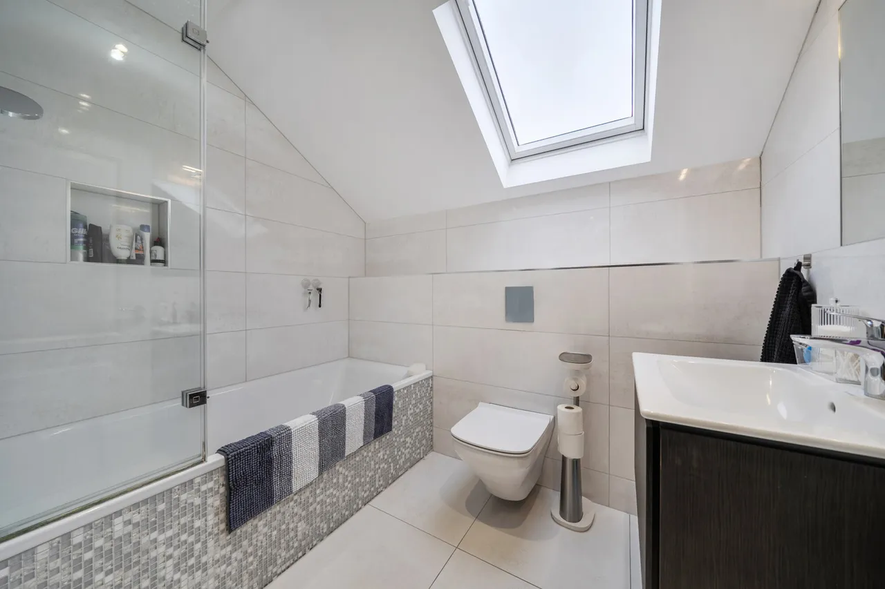 Swakeleys Road, Uxbridge, UB10, photo 6
