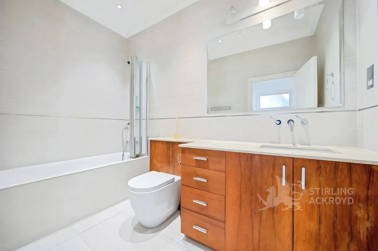 Bracknell Gardens, London, NW3, photo 21