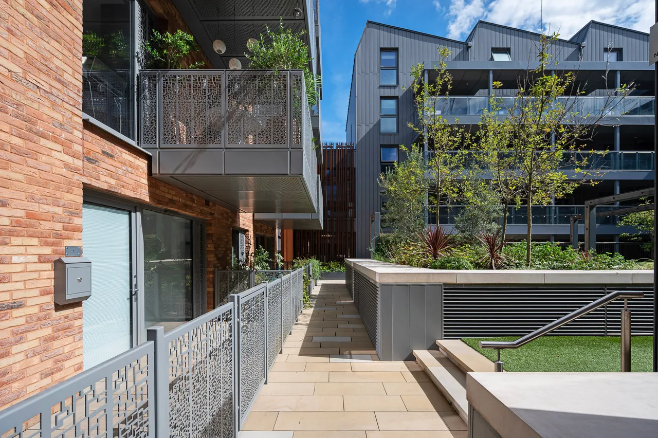Flat 1, Curie House, London, photo 2