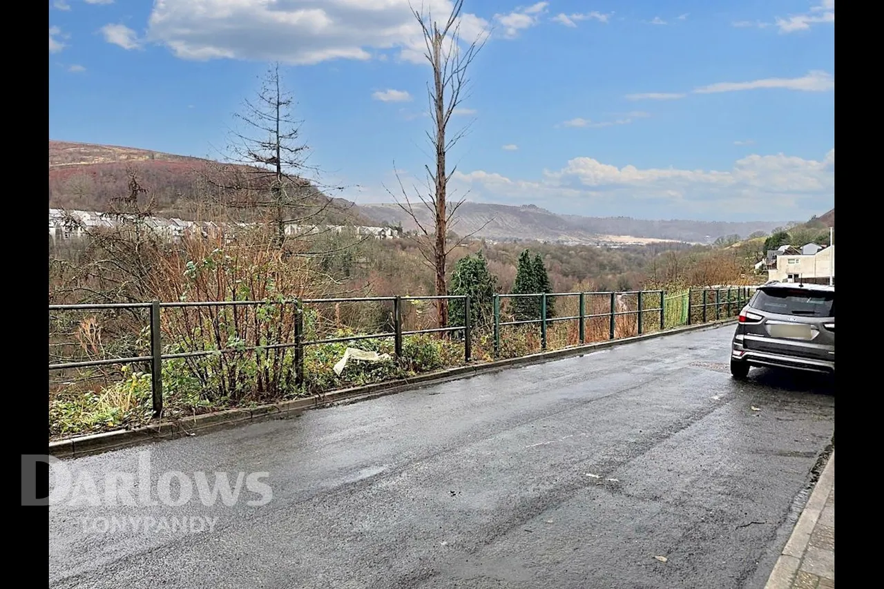 Long Row, Blaenllechau, CF43, photo 25