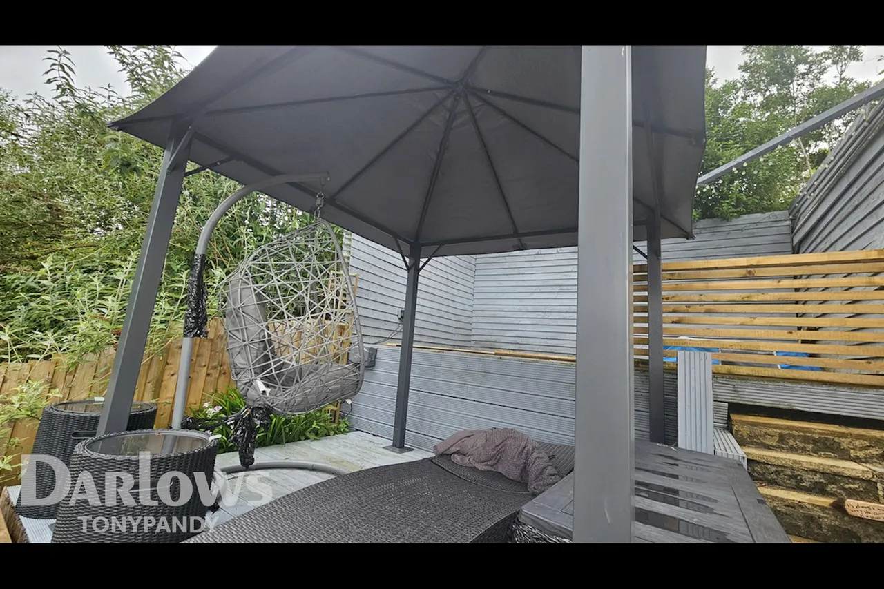 Long Row, Blaenllechau, CF43, photo 6