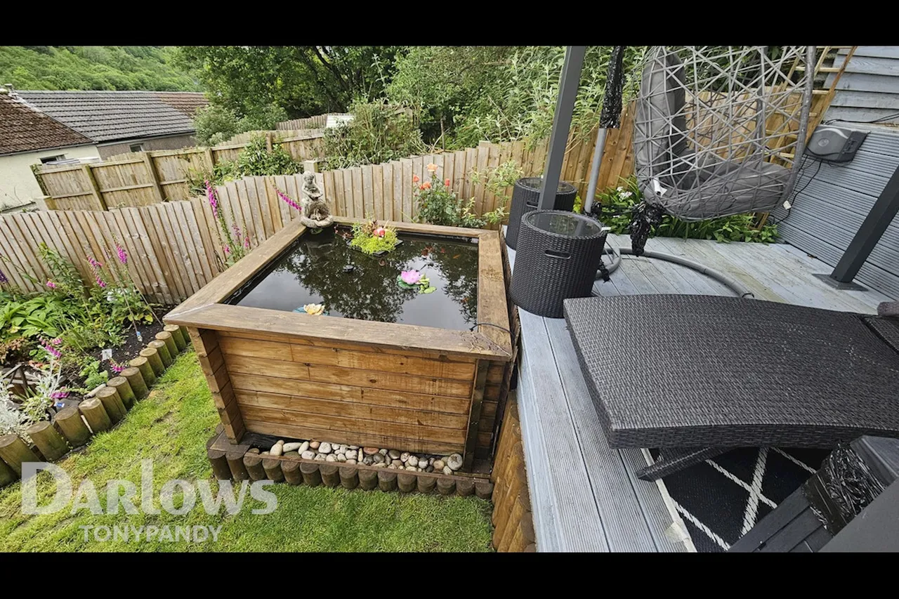 Long Row, Blaenllechau, CF43, photo 11