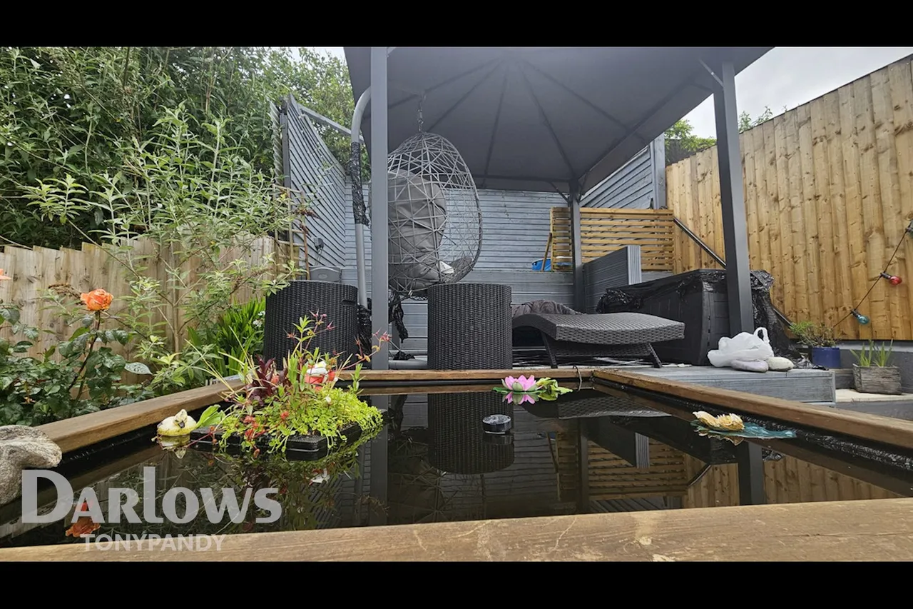 Long Row, Blaenllechau, CF43, photo 9