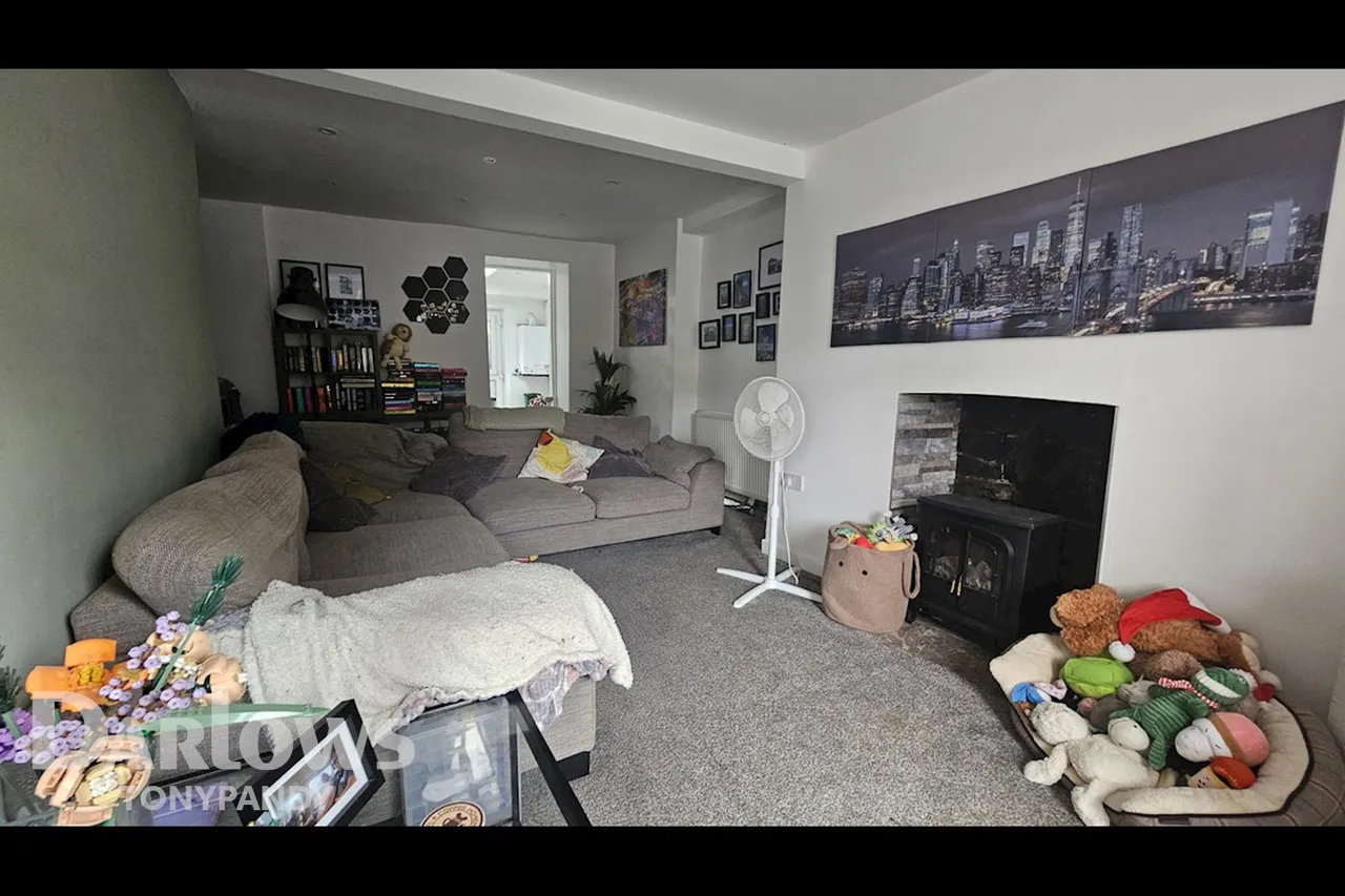 Long Row, Blaenllechau, CF43, photo 4