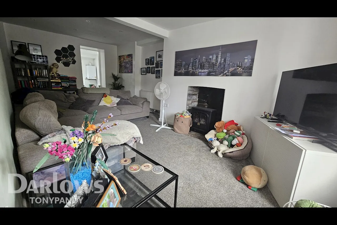 Long Row, Blaenllechau, CF43, photo 24