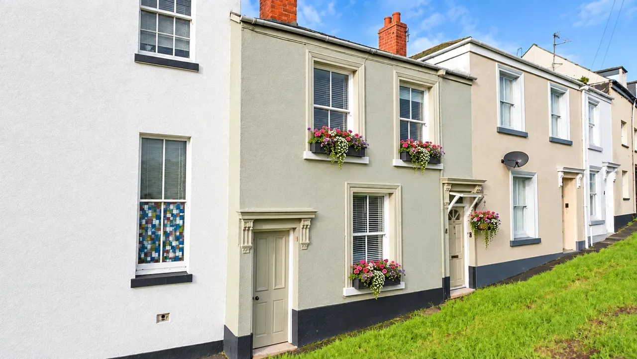 2 bed property for sale, Parson Street, Teignmouth, TQ14