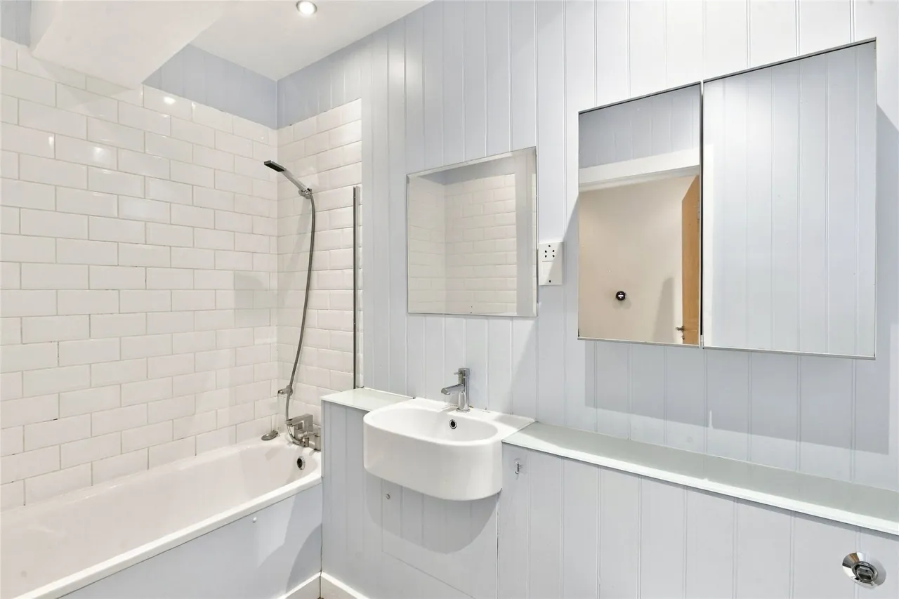 Fallsbrook Road, Furzedown, photo 11