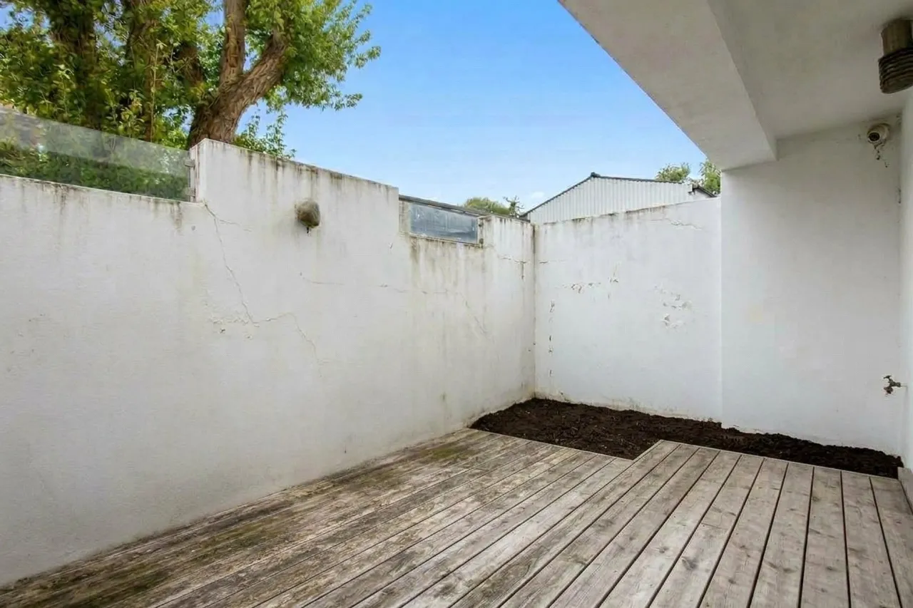Fallsbrook Road, Furzedown, photo 7