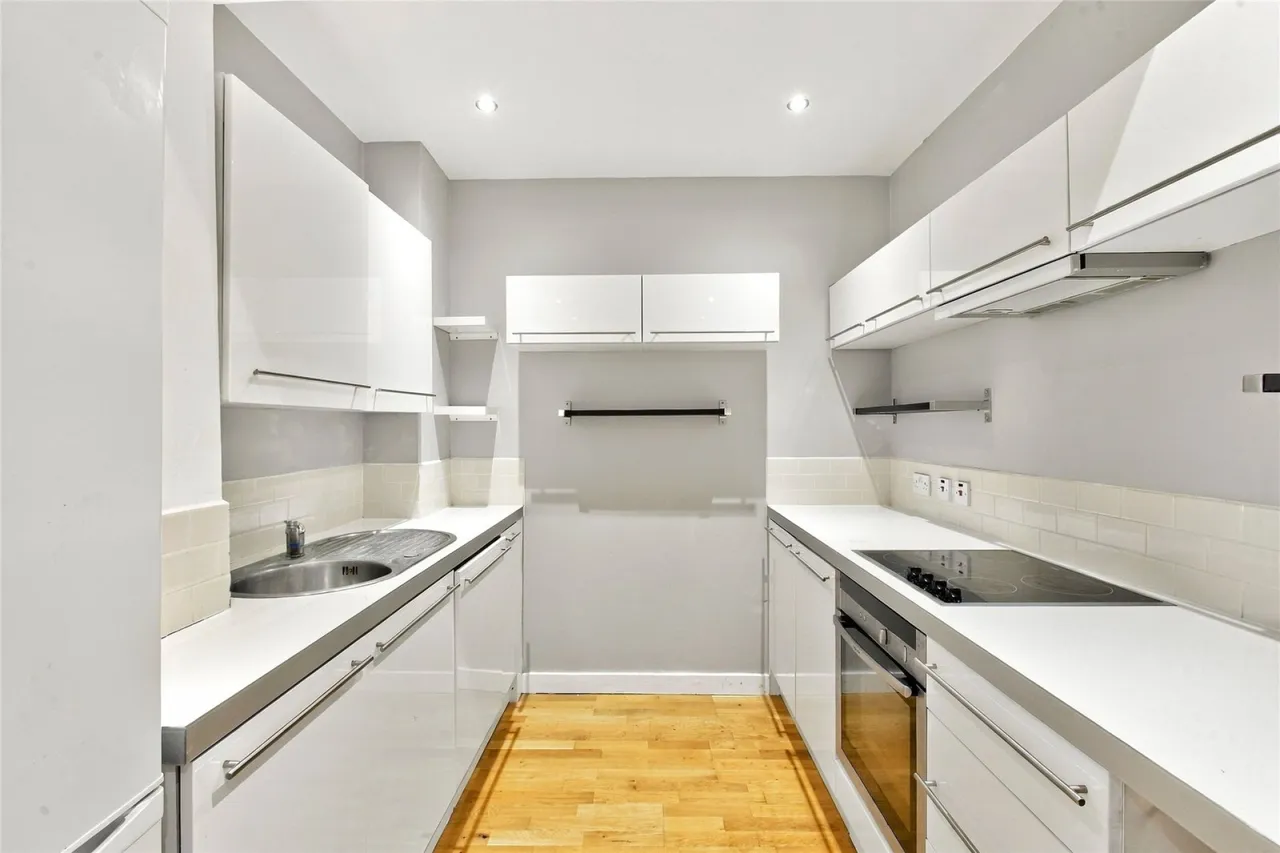 Fallsbrook Road, Furzedown, photo 8
