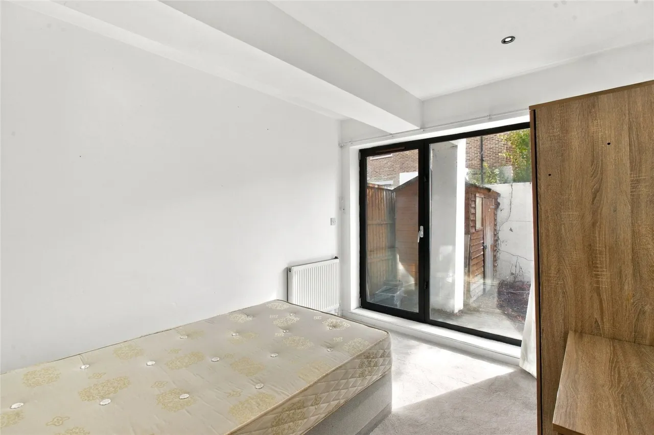 Fallsbrook Road, Furzedown, photo 10