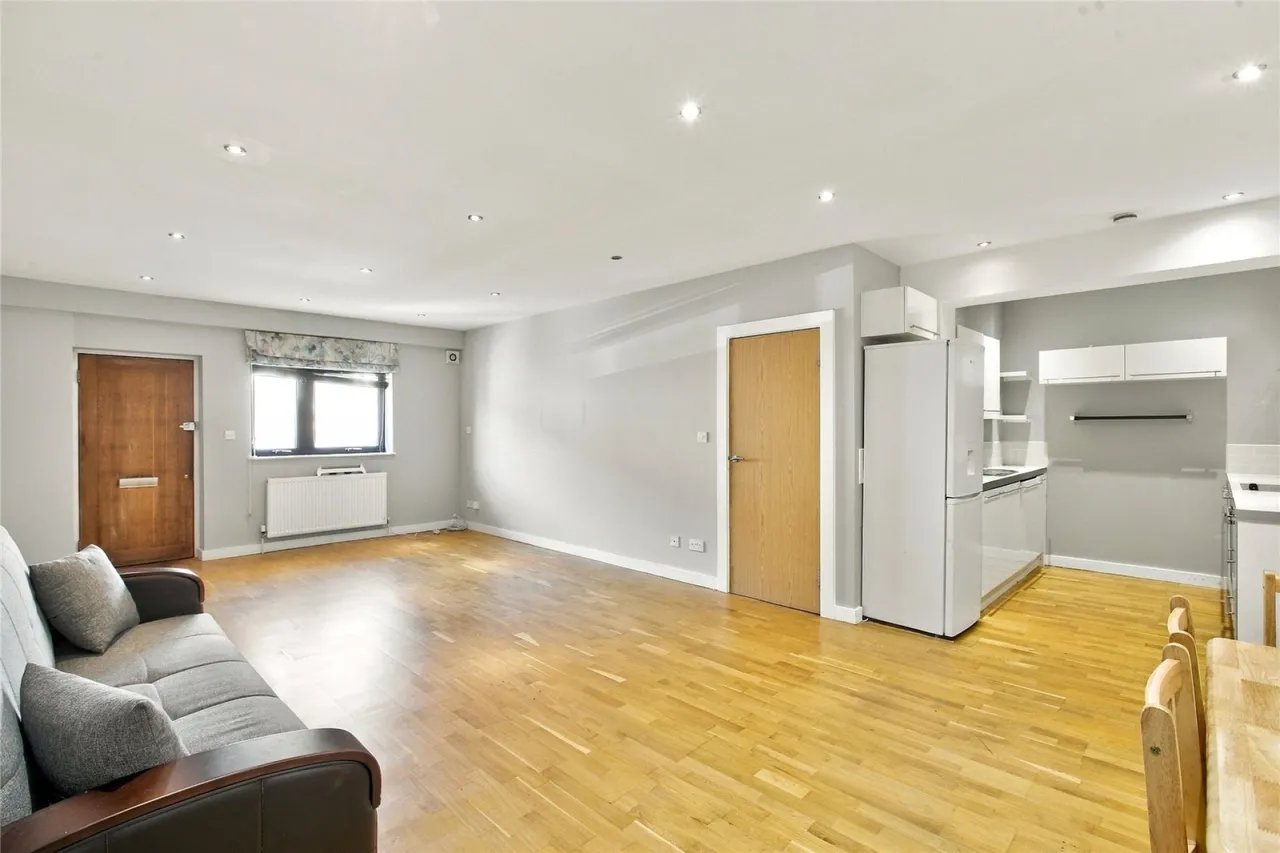 Fallsbrook Road, Furzedown, photo 5