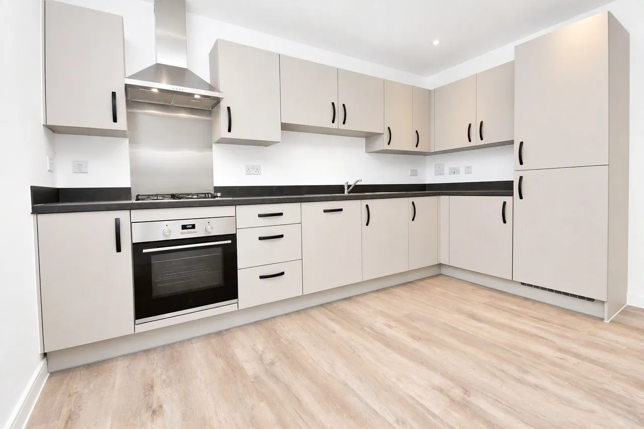 Moorfield Place, Farnborough, GU14, photo 2