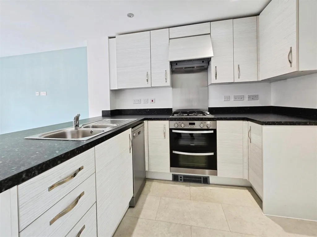 Chelveston Road, Raunds, Wellingborough, photo 4