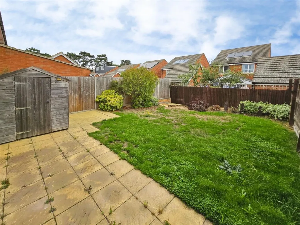 Chelveston Road, Raunds, Wellingborough, photo 13