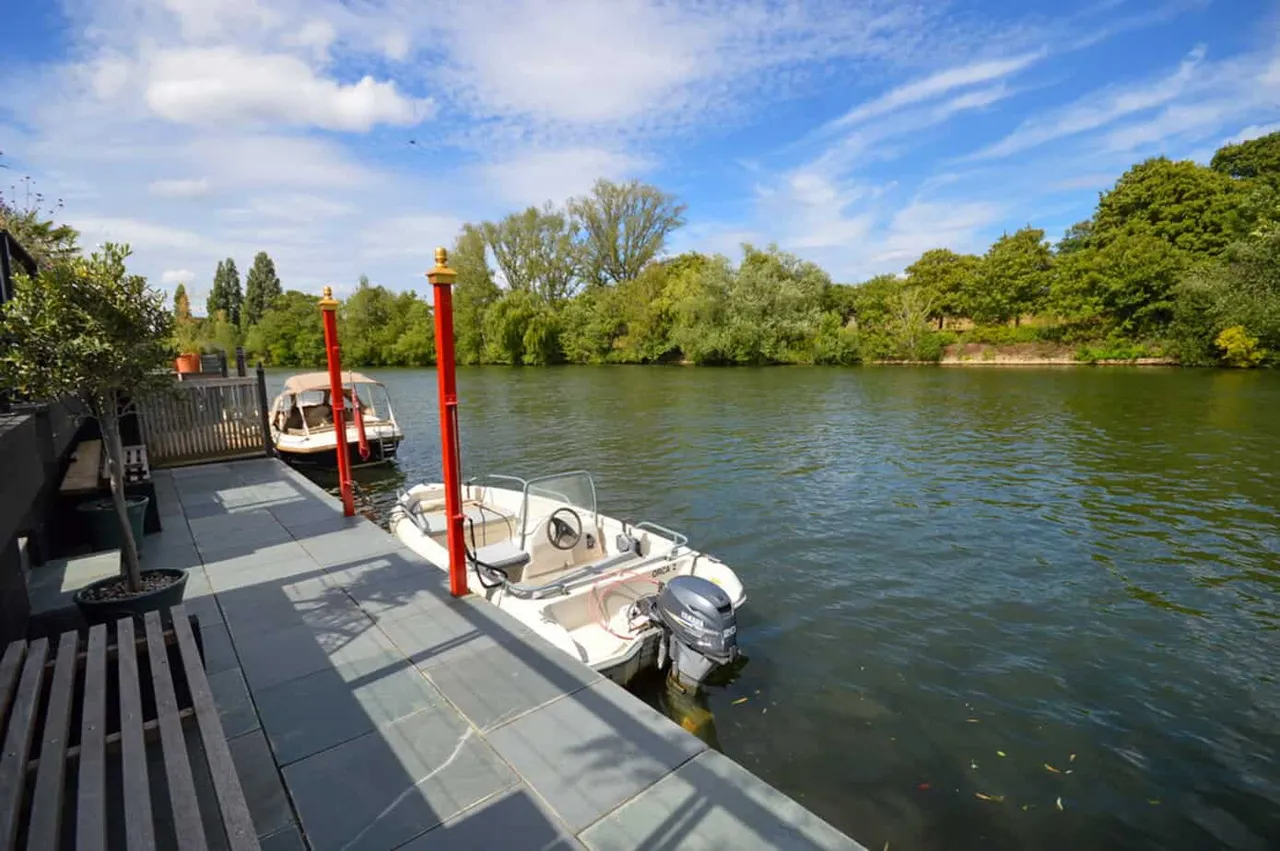 The Island, Thames Ditton, KT7, photo 15