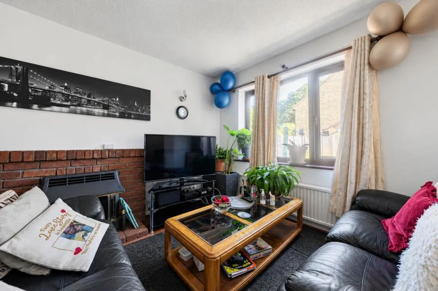 Pettys Brook Road, Chineham, RG24, photo 12