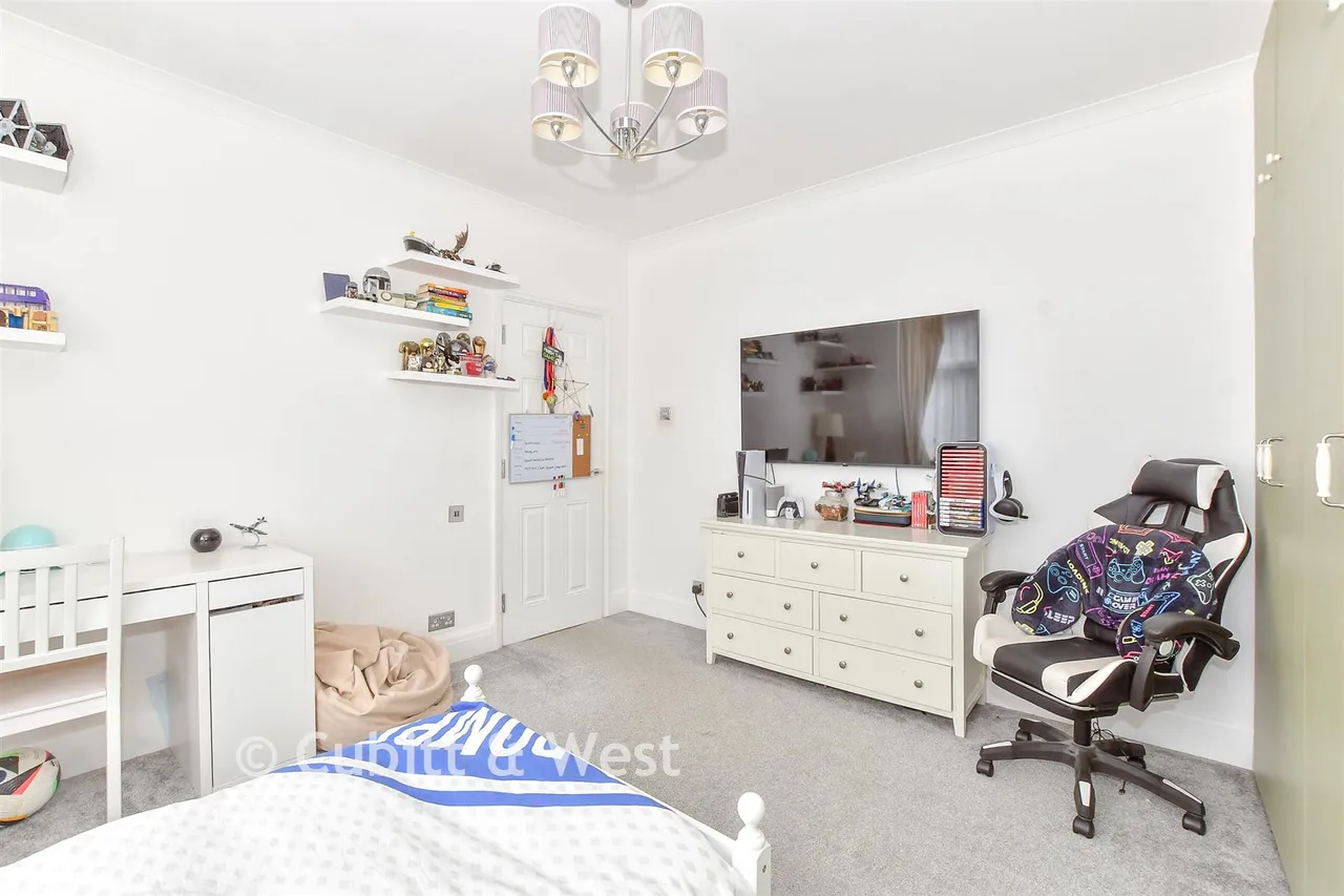 Stubbington Avenue, Portsmouth, PO2, photo 8