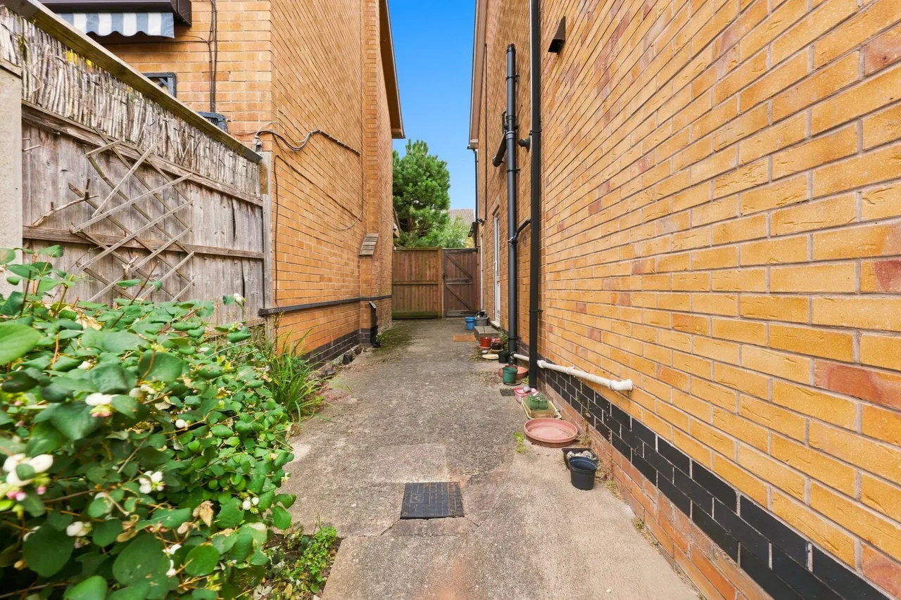 Fernwood Drive, Radcliffe-on-Trent, NG12, photo 30