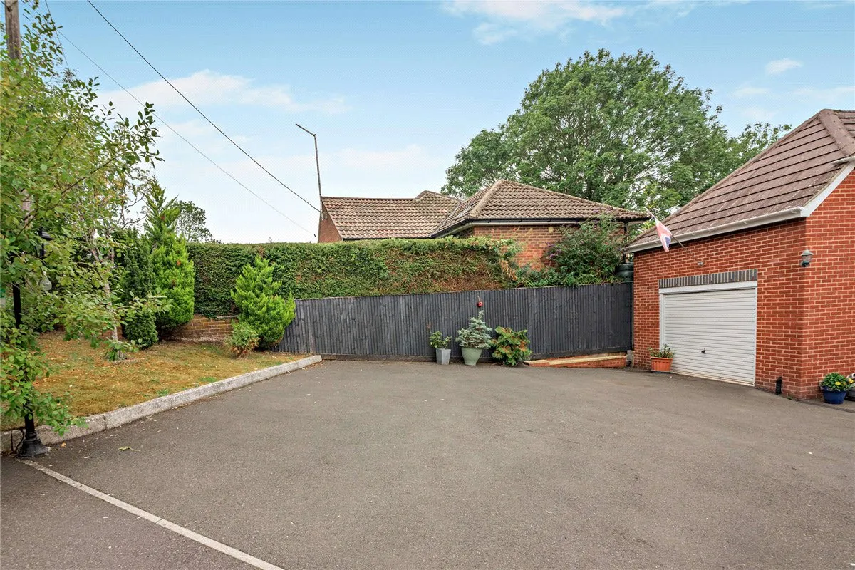 Edwards Hill, Lambourn, RG17, photo 19