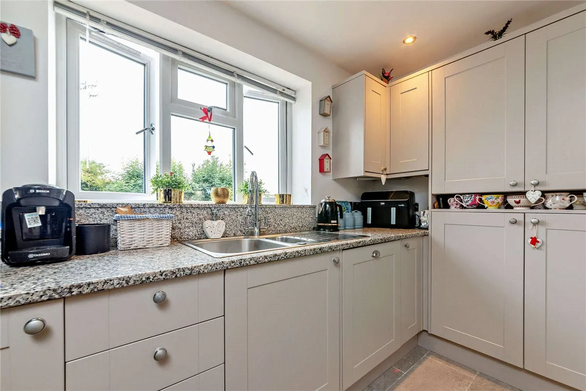 Edwards Hill, Lambourn, RG17, photo 6