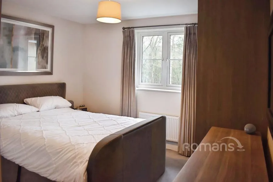 Hurst Avenue, Blackwater, GU17, photo 18