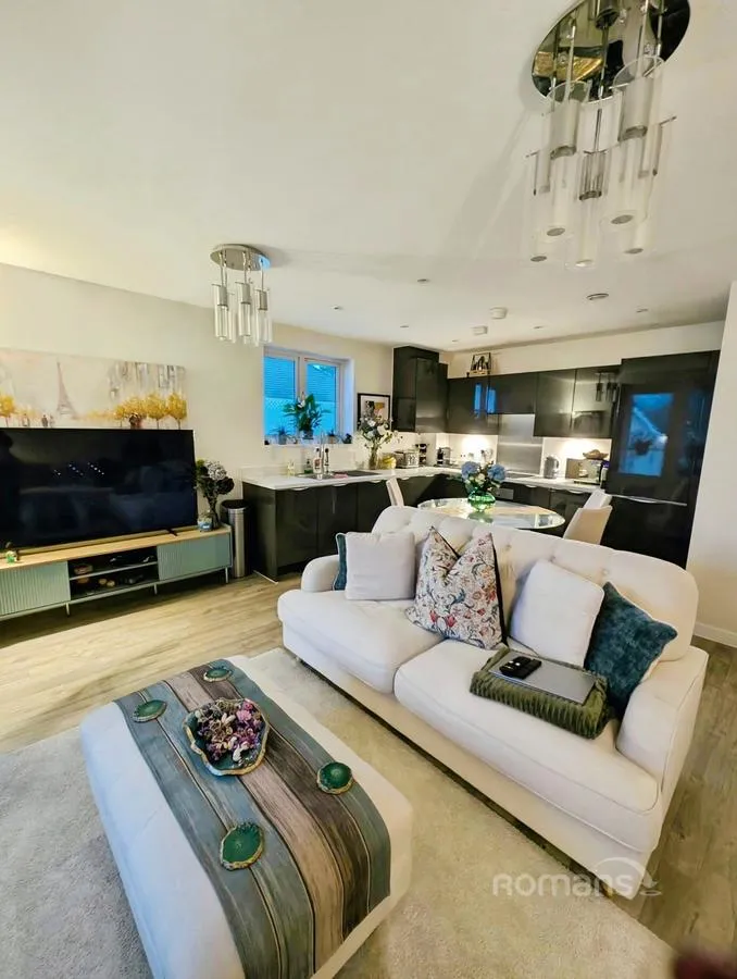 Hurst Avenue, Blackwater, GU17, photo 14