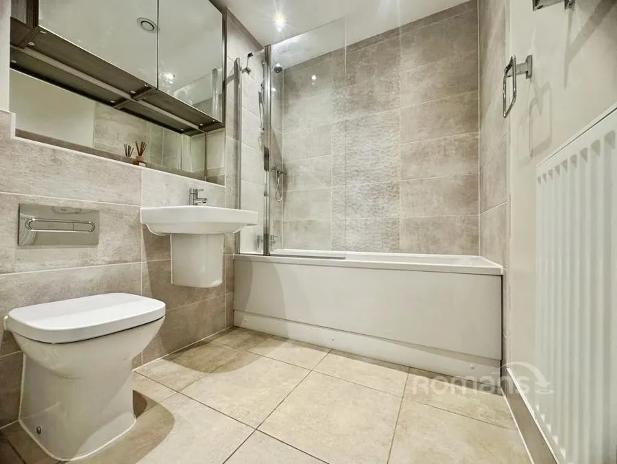 Hurst Avenue, Blackwater, GU17, photo 10