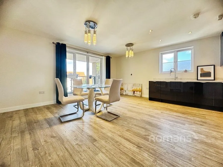 Hurst Avenue, Blackwater, GU17, photo 4