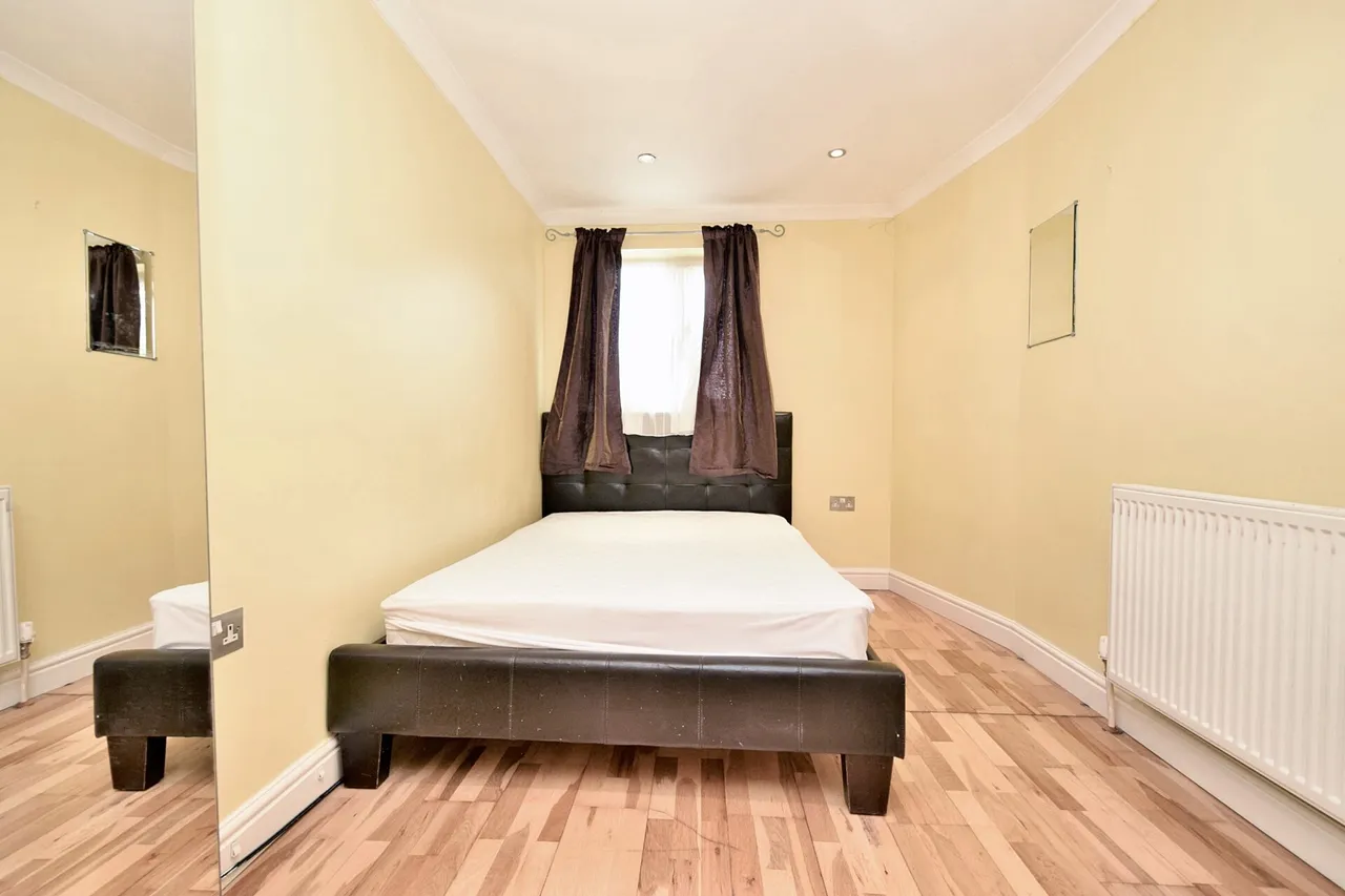 Leamington Crescent, Harrow, HA2, photo 6