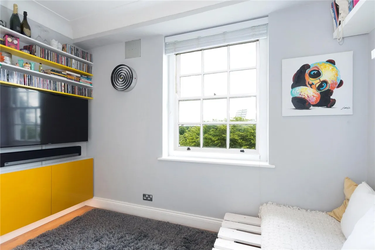 Bronwen Court, Grove End Road, St John's Wood, London, NW8, photo 2