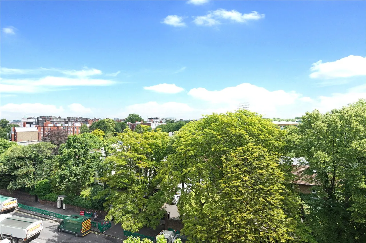 Bronwen Court, Grove End Road, St John's Wood, London, NW8, photo 3