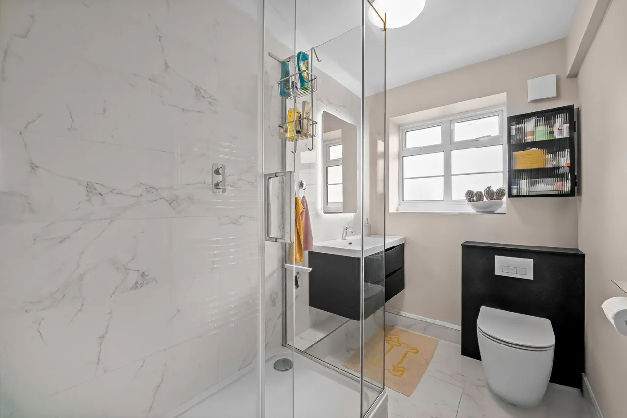 Upper Richmond Road West, London, SW14, photo 6