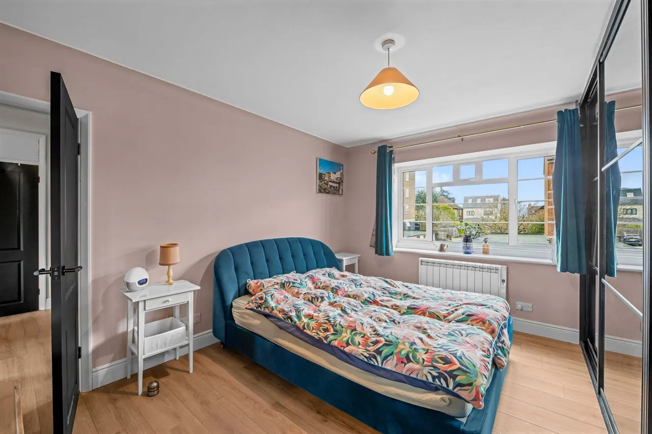 Upper Richmond Road West, London, SW14, photo 14
