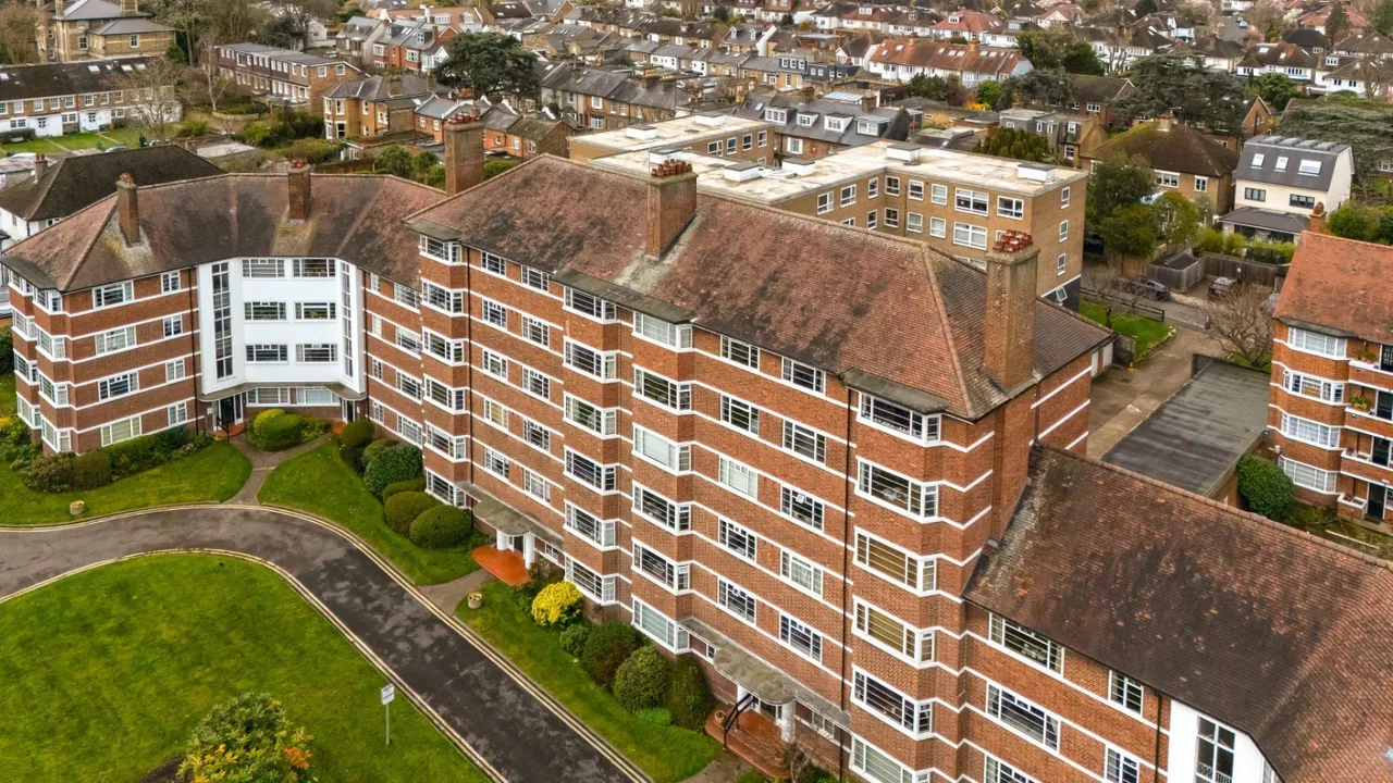 Upper Richmond Road West, London, SW14, photo 20