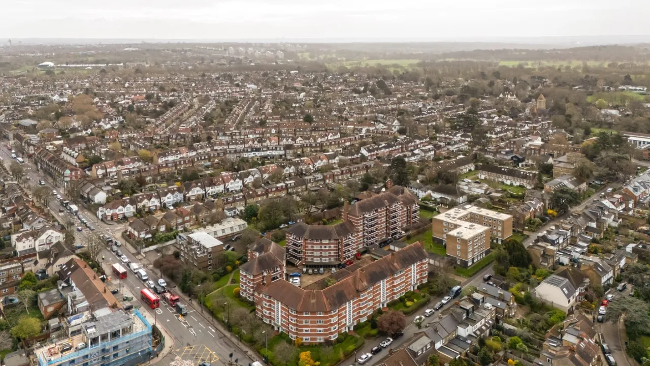 Upper Richmond Road West, London, SW14, photo 15