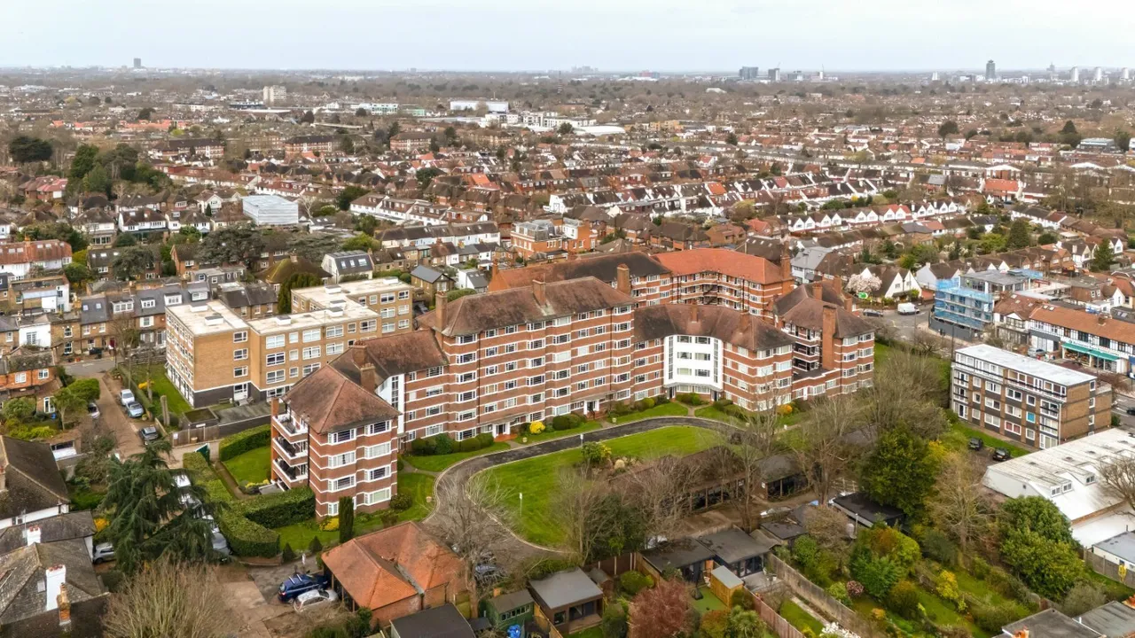 Upper Richmond Road West, London, SW14, photo 17
