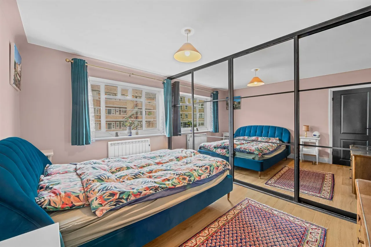 Upper Richmond Road West, London, SW14, photo 3