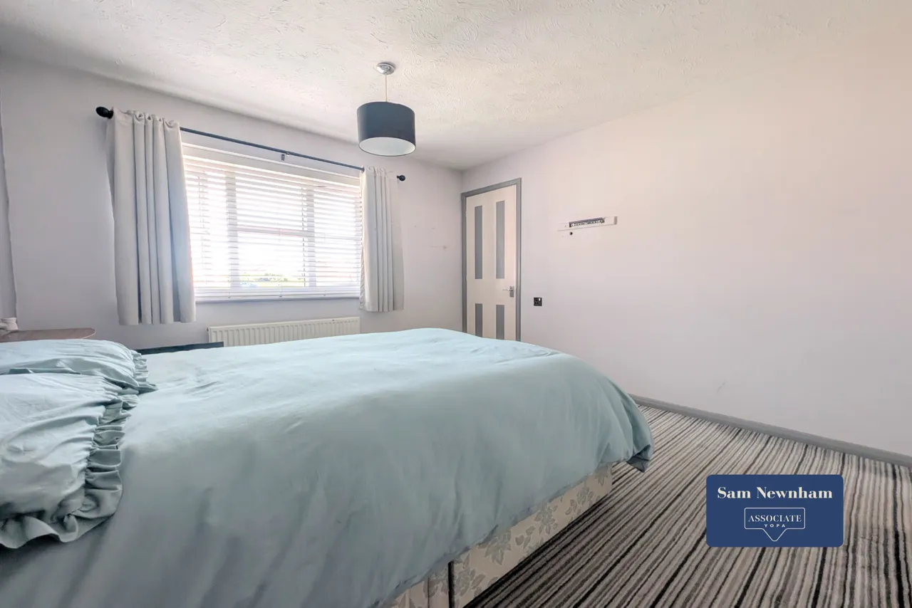 Marina Close, East Cowes, PO32, photo 8