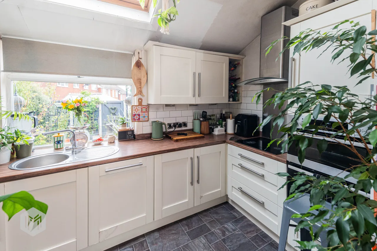 Rochdale Old Road, Bury, BL9 7SB, photo 5