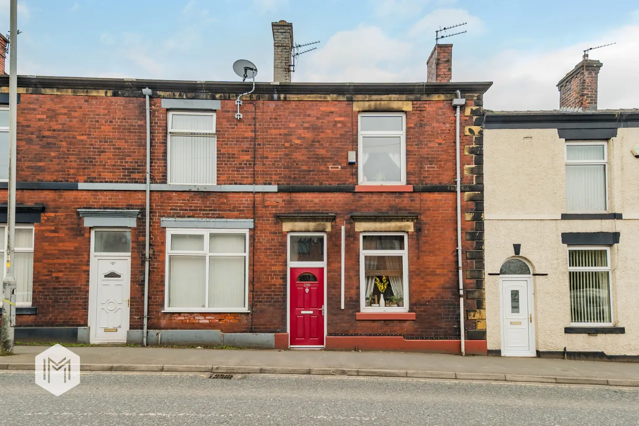 2 bed house for sale — Rochdale Old Road, Bury, BL9 7SB