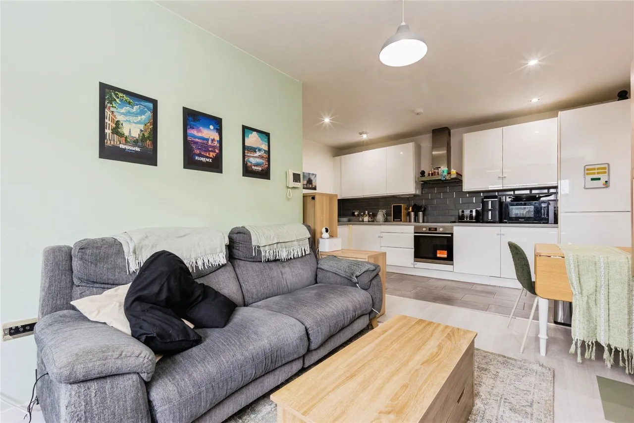 Cross Street, Sale, M33, photo 6