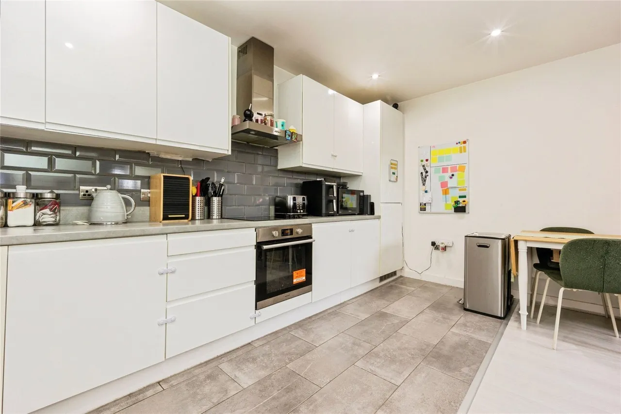 Cross Street, Sale, M33, photo 8