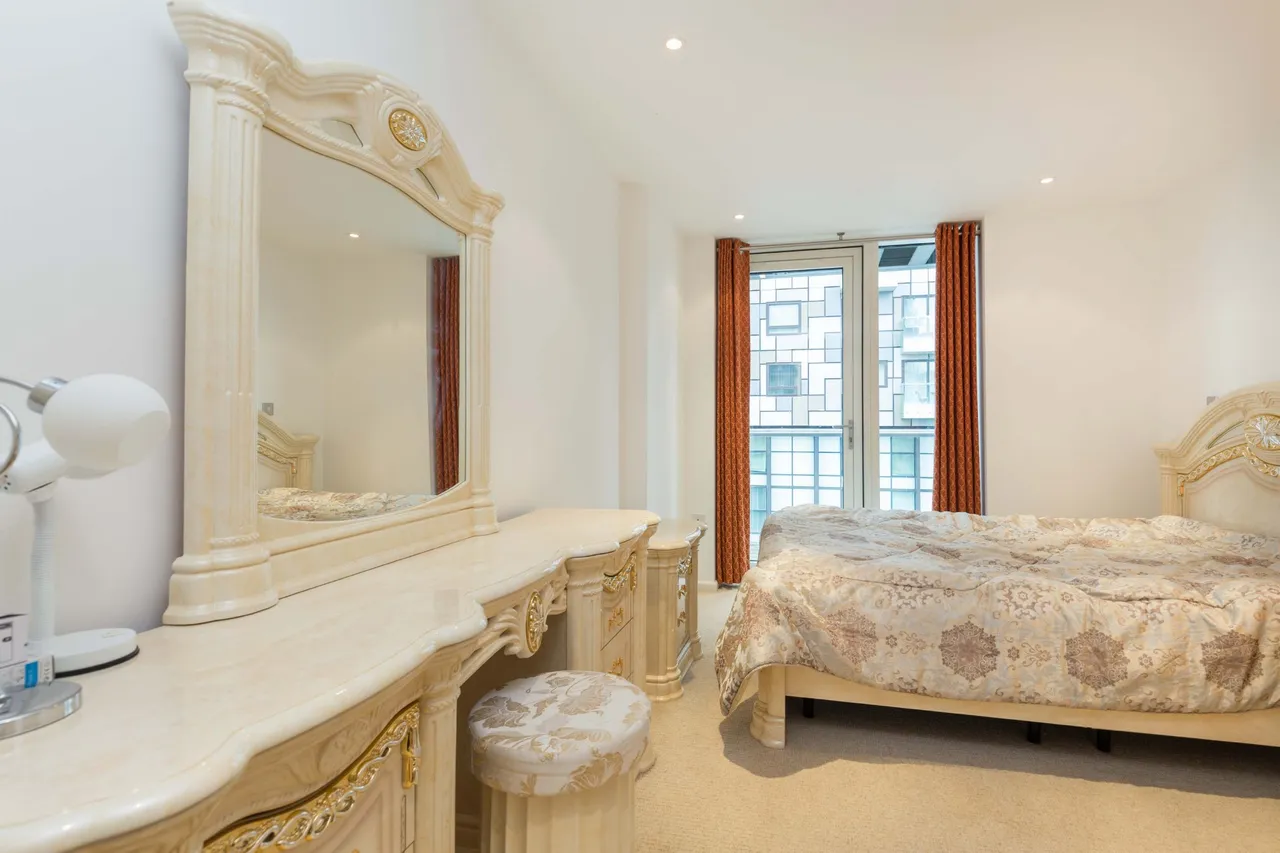 Millharbour, London, E14, photo 5